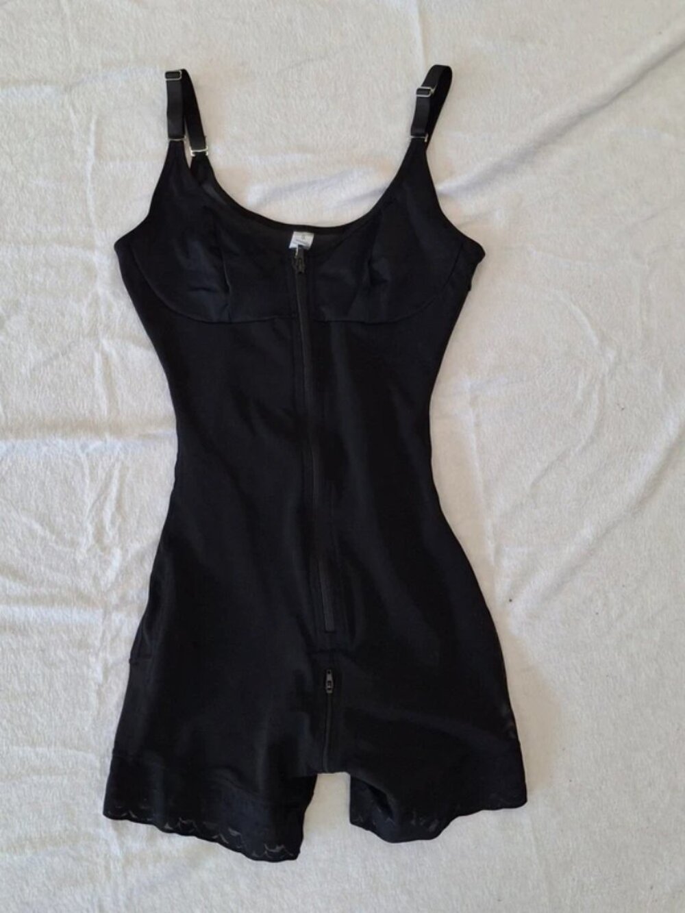 NEW Black V-shaped Faja shaper full body shapewear Size: SMALL